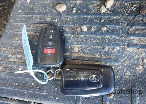 2021 Toyota Highlander Xle from USA, damaged, VIN 5TDGZRBH6MS529872